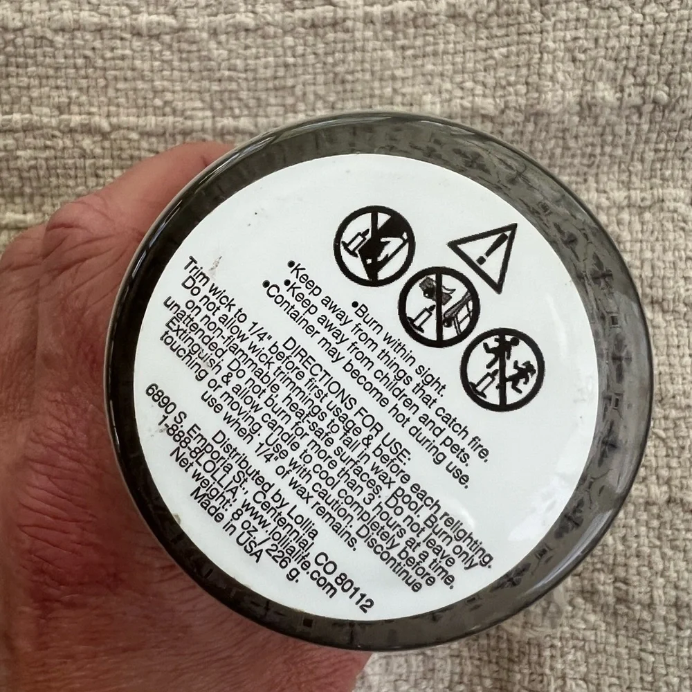 Lollia candle new